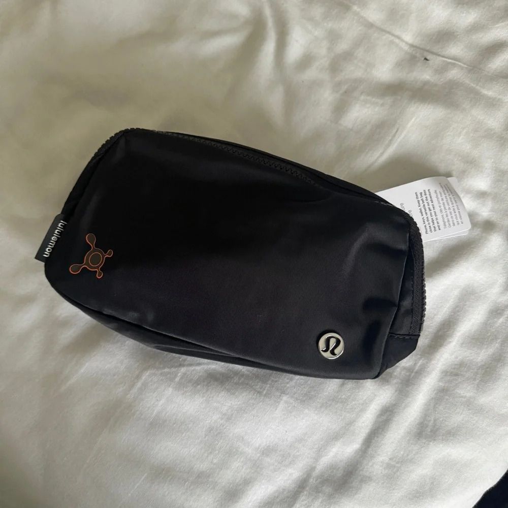 🆕🖤 Lululemon Orangetheory OTF Everywhere Belt Bag Black